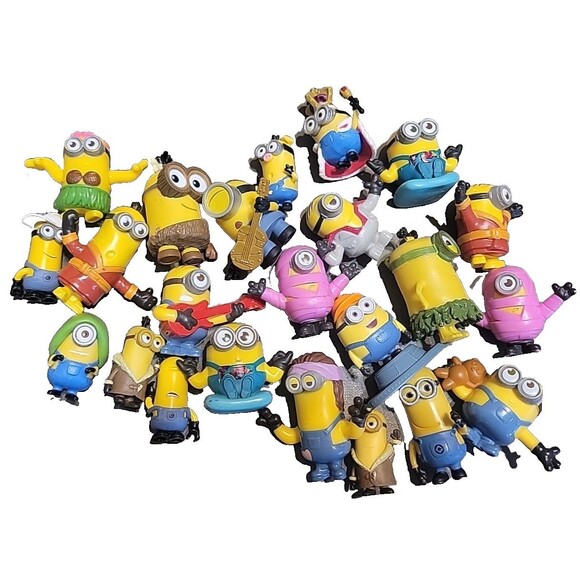 Despicable Me Minions Lot Mini Figures  Cake Toppers - Picture 1 of 7